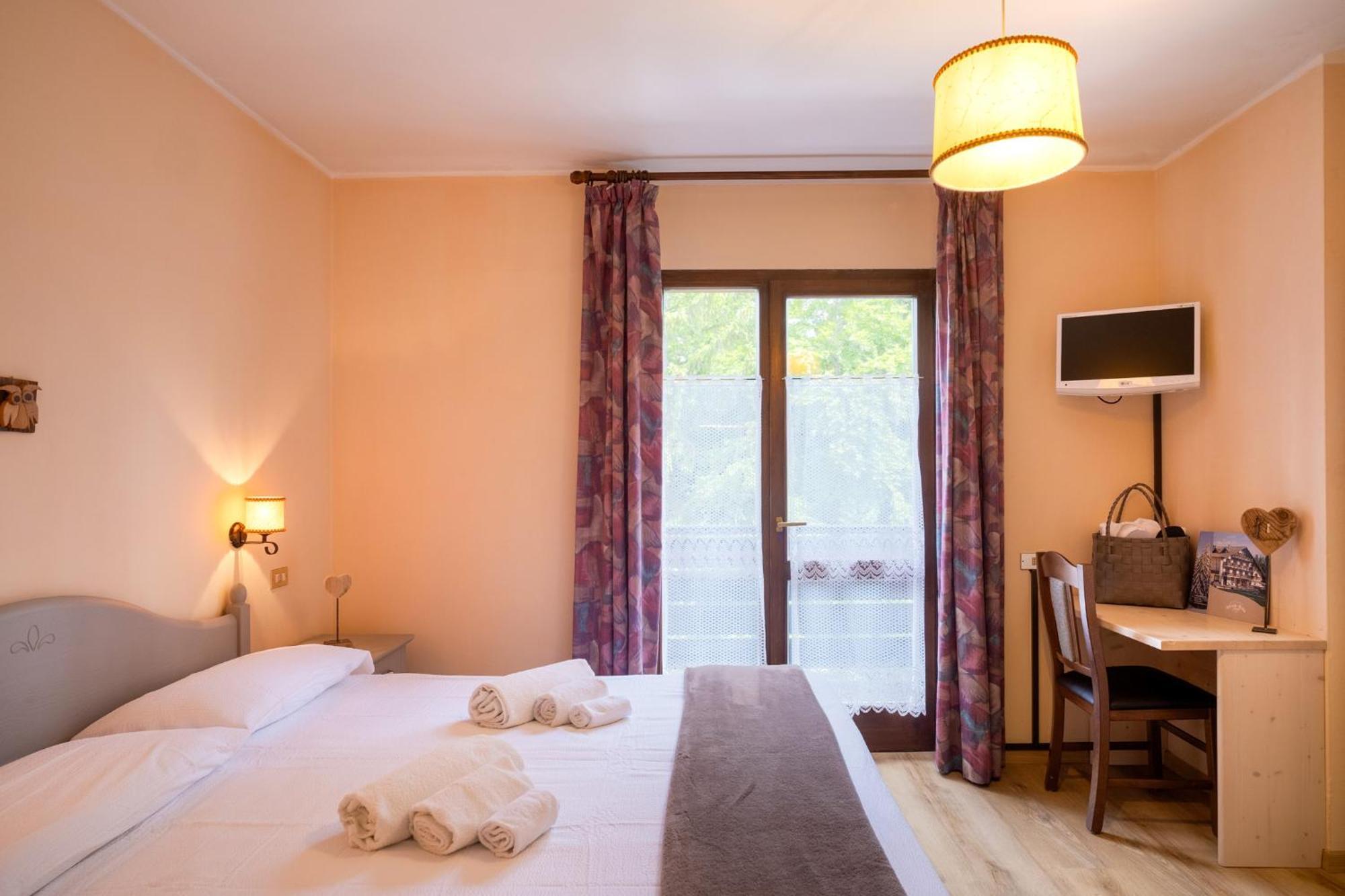 Hotel Piccola Baita Molveno Dış mekan fotoğraf